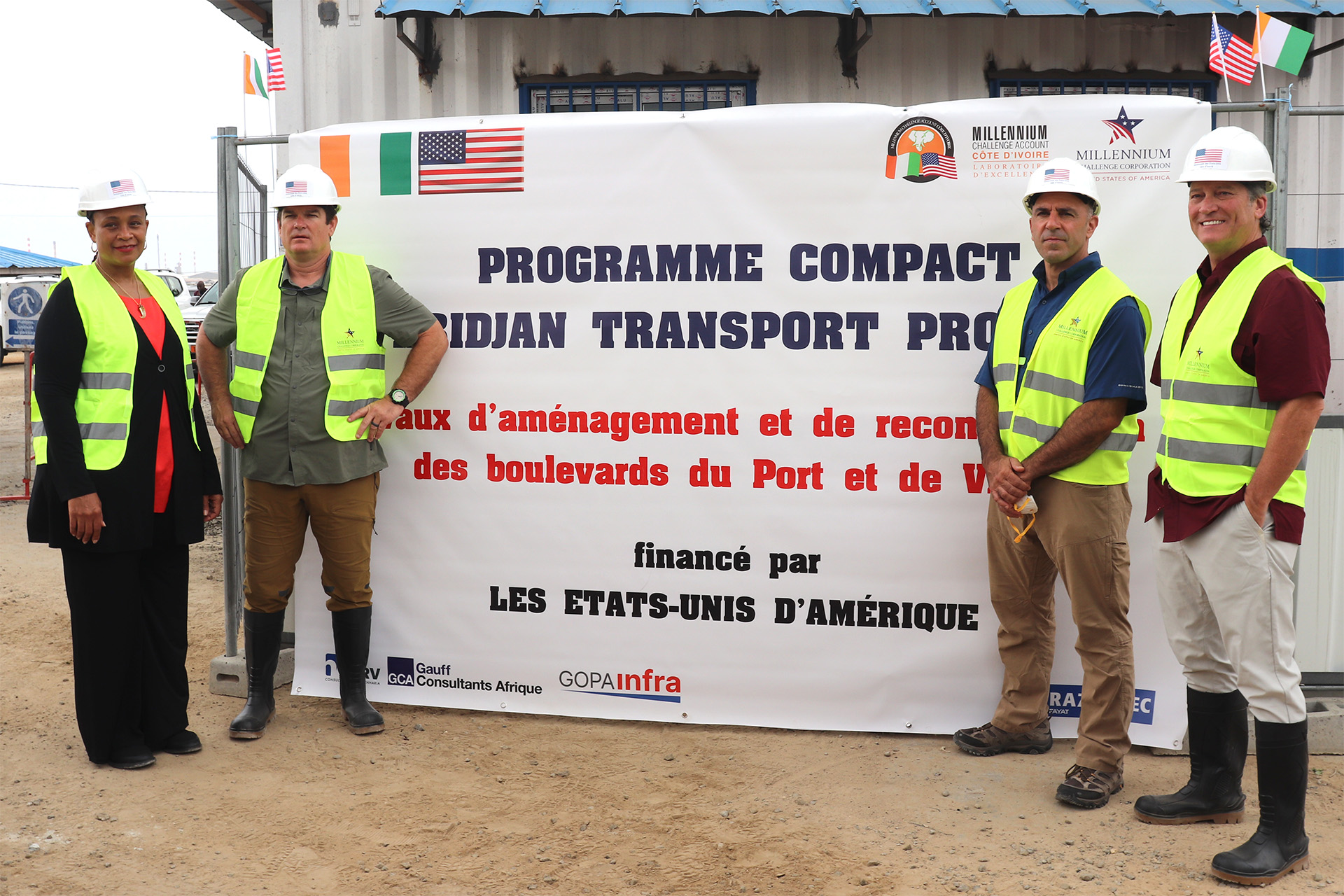 PROJET ABIDJAN TRANSPORT : DES MEMBRES DU CONGRÈS AMÉRICAINS VISITENT LE CHANTIER DU PORT/VRIDI